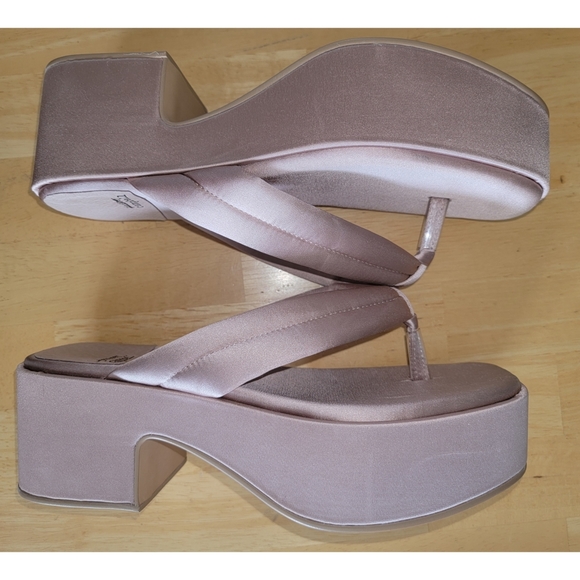 Jeffrey Campbell × LUAU PLATFORM THONG SANDAL - Picture 4 of 7